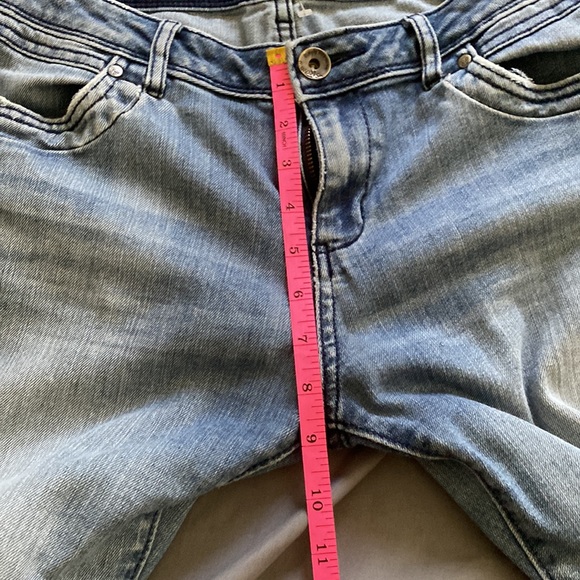 Vera Wang Jeans light wash in excellent condition - Picture 5 of 7